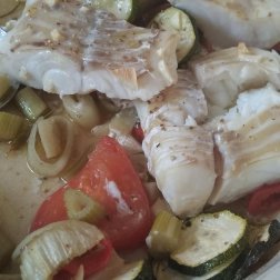 Keto kabeljauw met groente op Italiaanse wijze