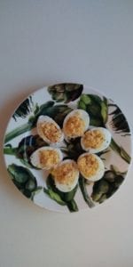 Keto hapjes: gevulde eieren