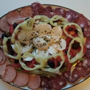 Keto hapjes voor een feestje: vleesschotel