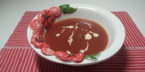 Keto tomatensoep met balletjes