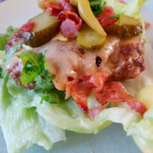 Keto cheeseburger